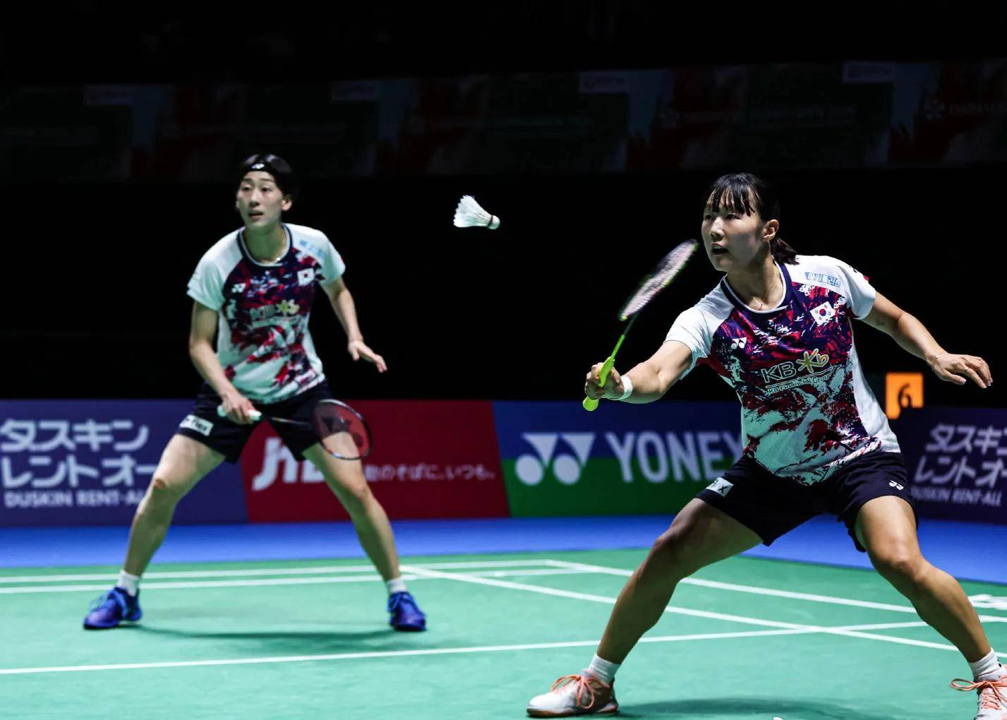 羽毛球女子双打比赛，日本组合夺冠