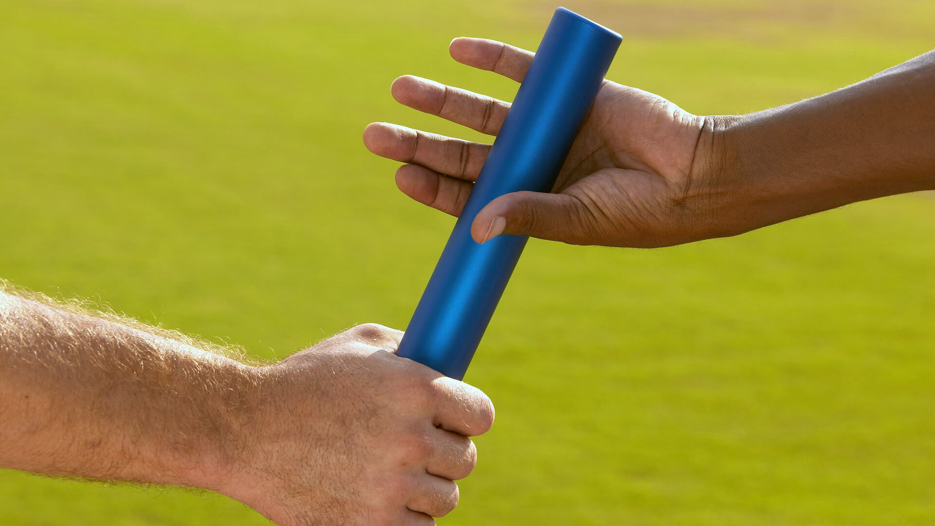 F1赛车赛场焦点!巴西队对阵澳大利亚队,冠军之争悬念重重